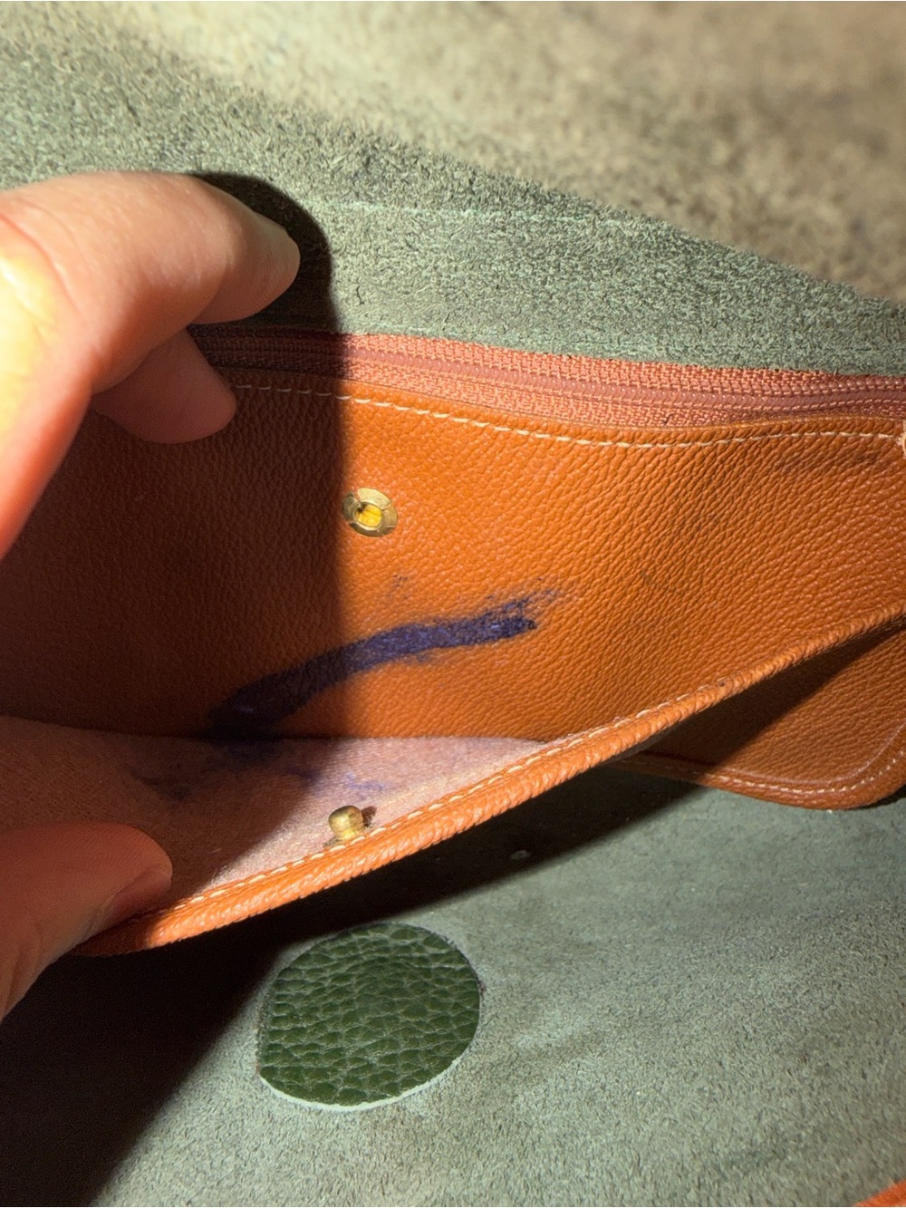 Dooney & Bourke Vintage All Weather Leather Green Crossbody/Clutch Bag - Picture 7 of 10